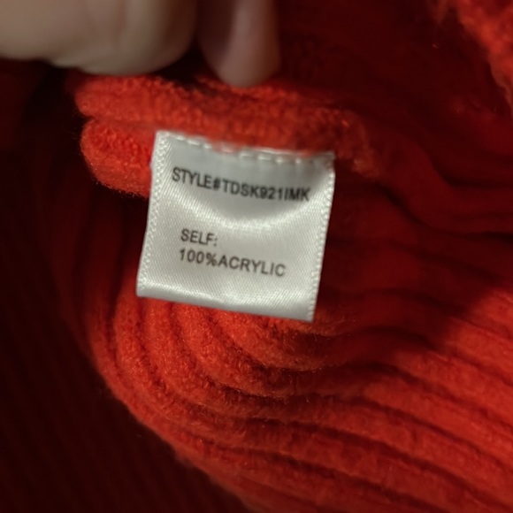 3/$20 Dee Elly Solid Cut Out V-Neck Open Knit Coral Sweater - Picture 5 of 5